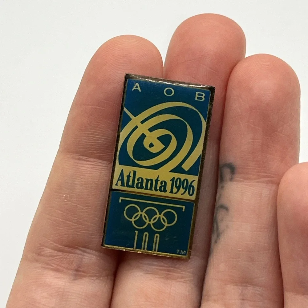Vintage 1996 Atlanta Summer Olympics Broadcasting Company AOB Lapel‎ Hat Pin